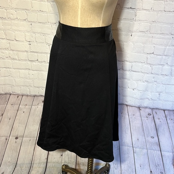 Jones New York Signature Skirt tea length with leather accent size 14 - Picture 1 of 4